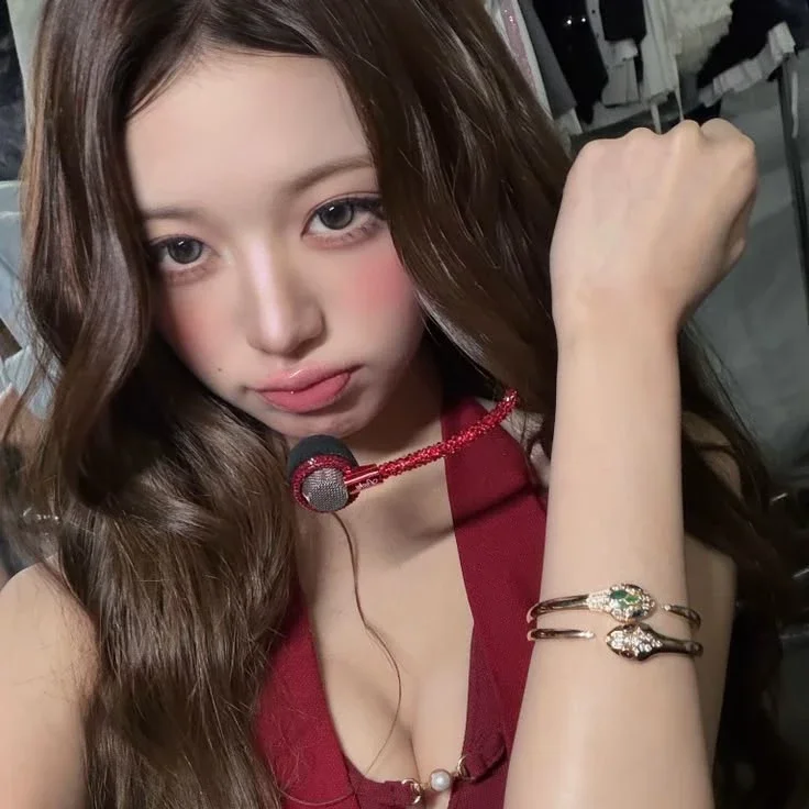 Wonyoung gallery image