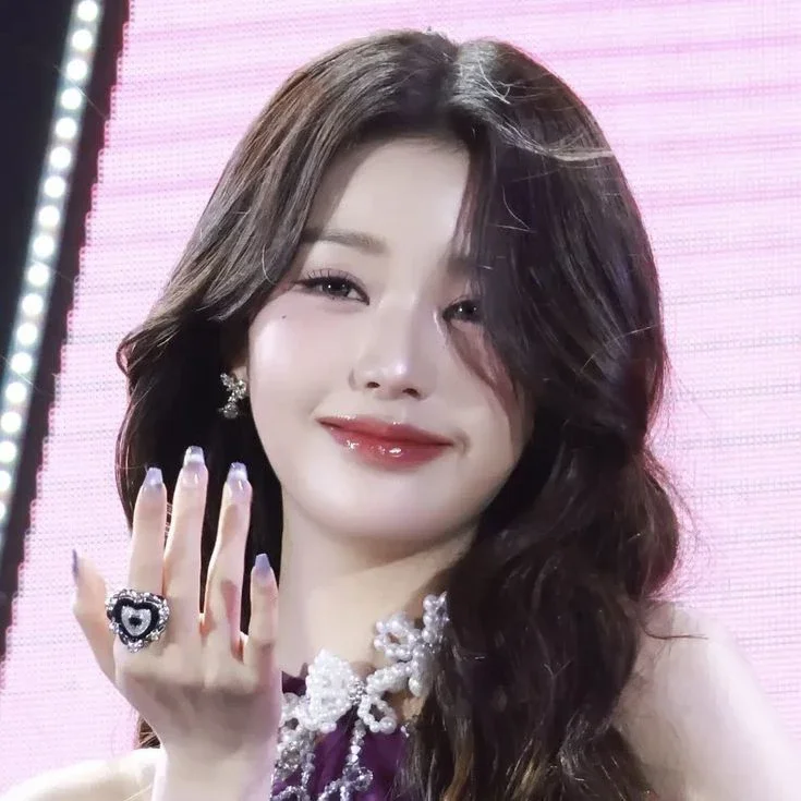 Wonyoung gallery image