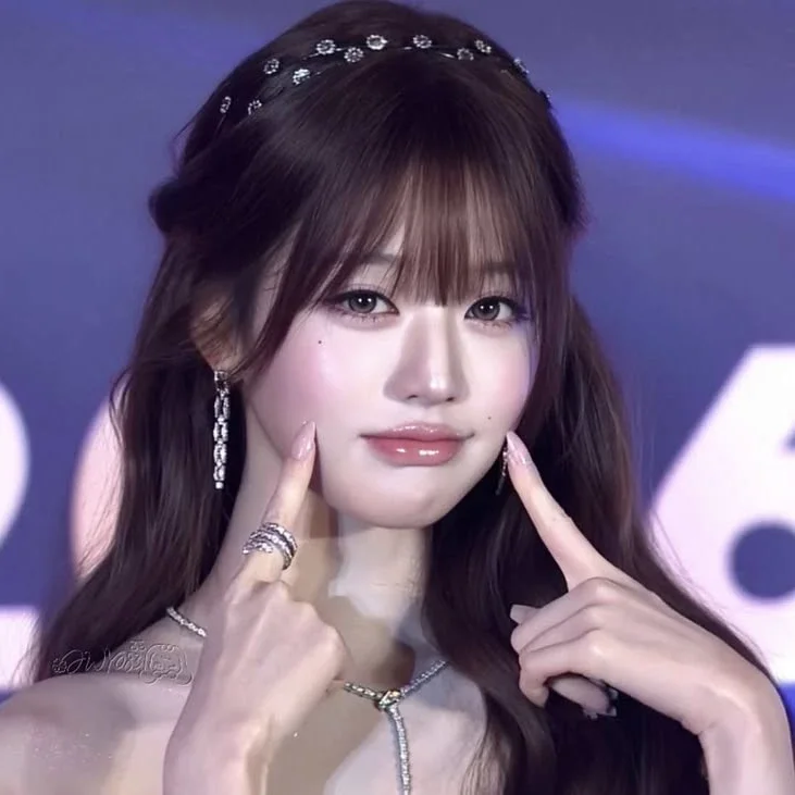 Wonyoung gallery image