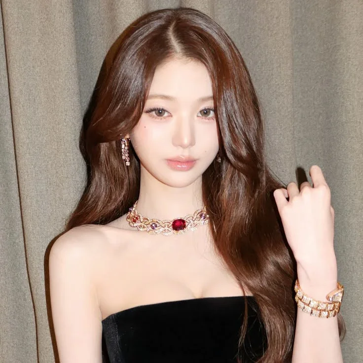 Wonyoung gallery image