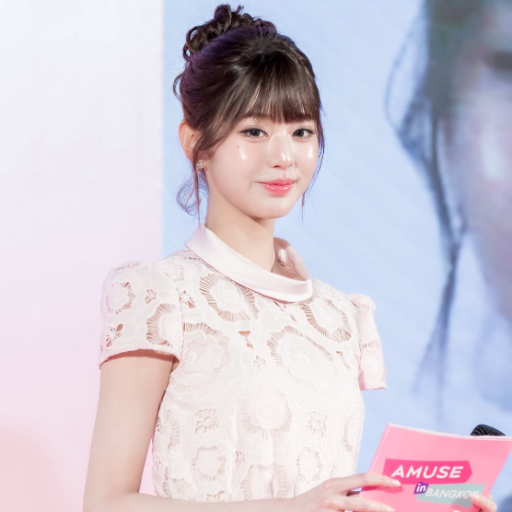 Wonyoung gallery image
