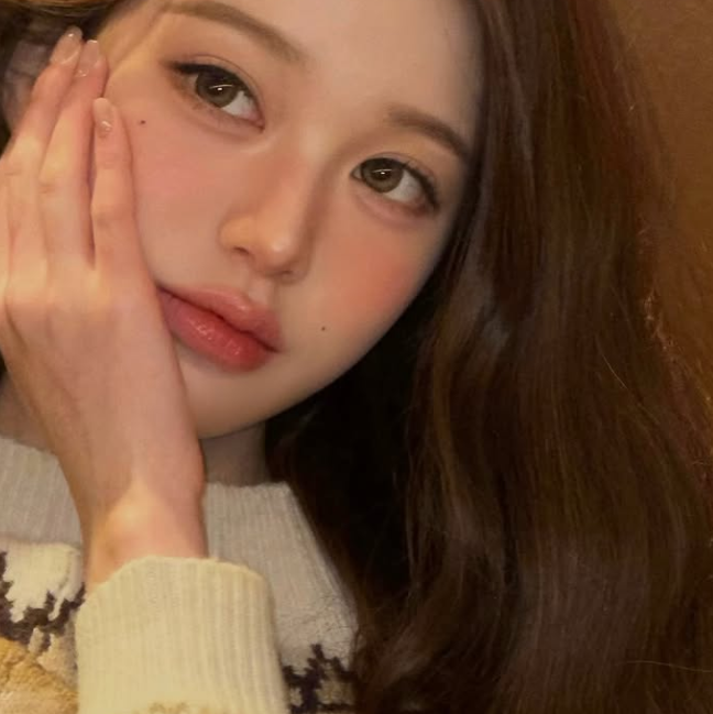 Wonyoung gallery image