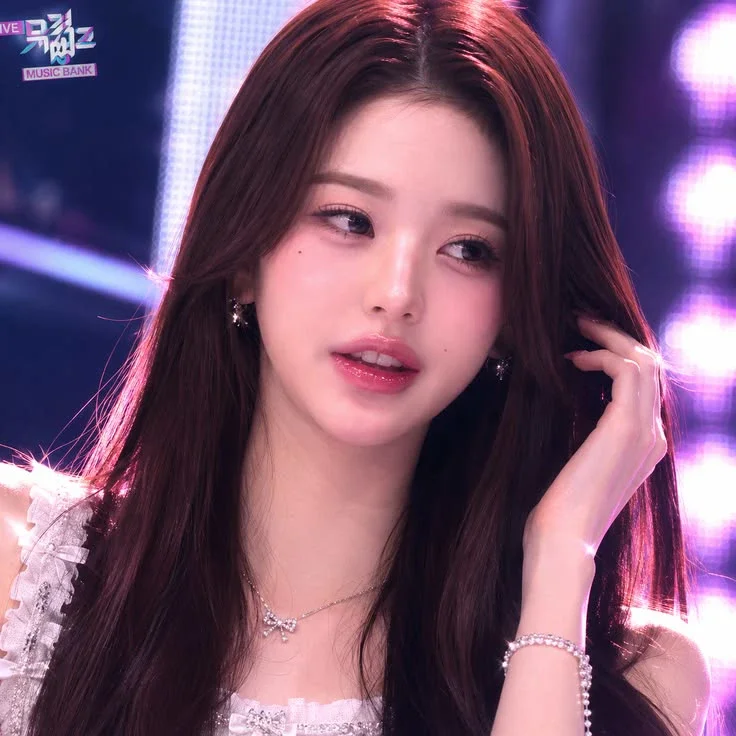 Wonyoung gallery image
