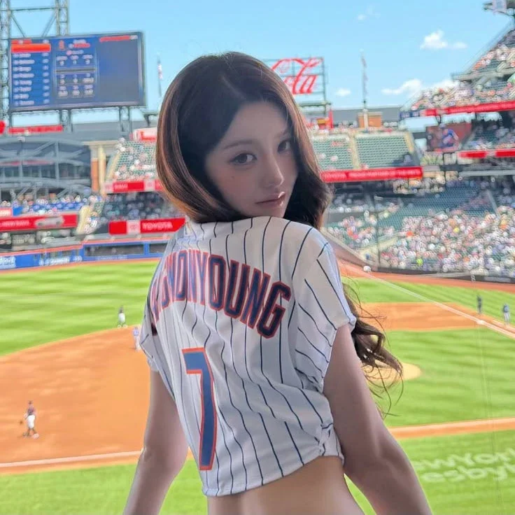 Wonyoung gallery image