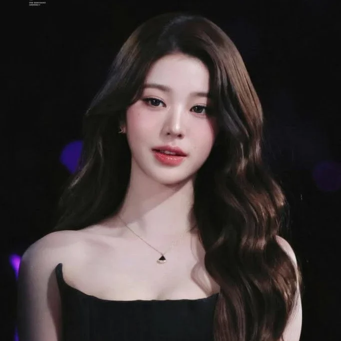 Wonyoung gallery image