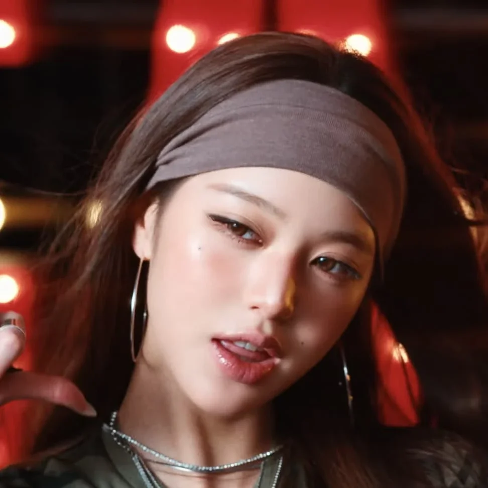 Wonyoung gallery image