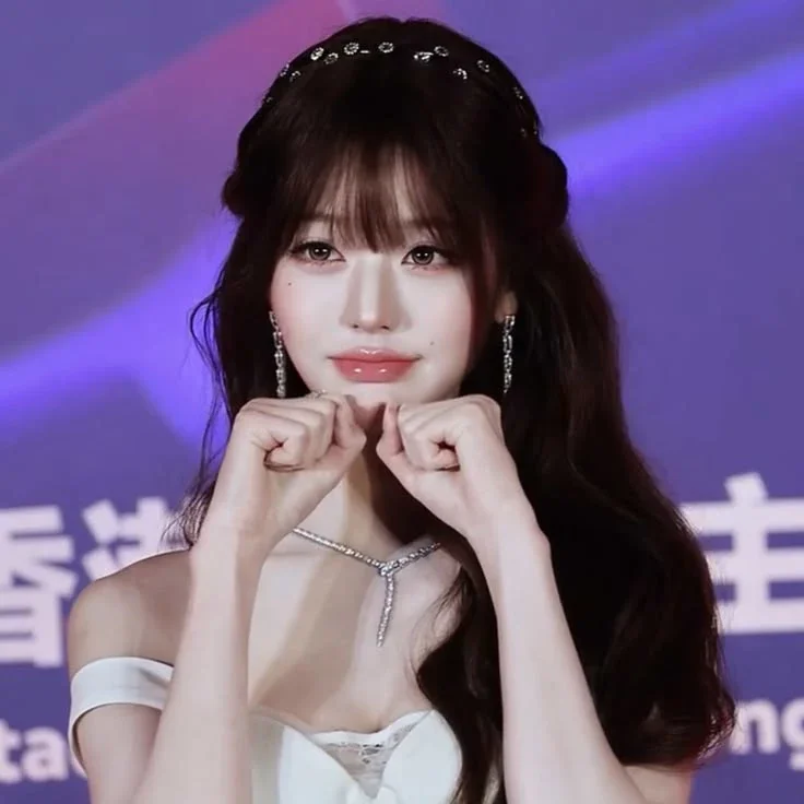 Wonyoung gallery image