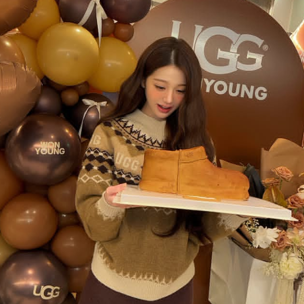 Wonyoung gallery image