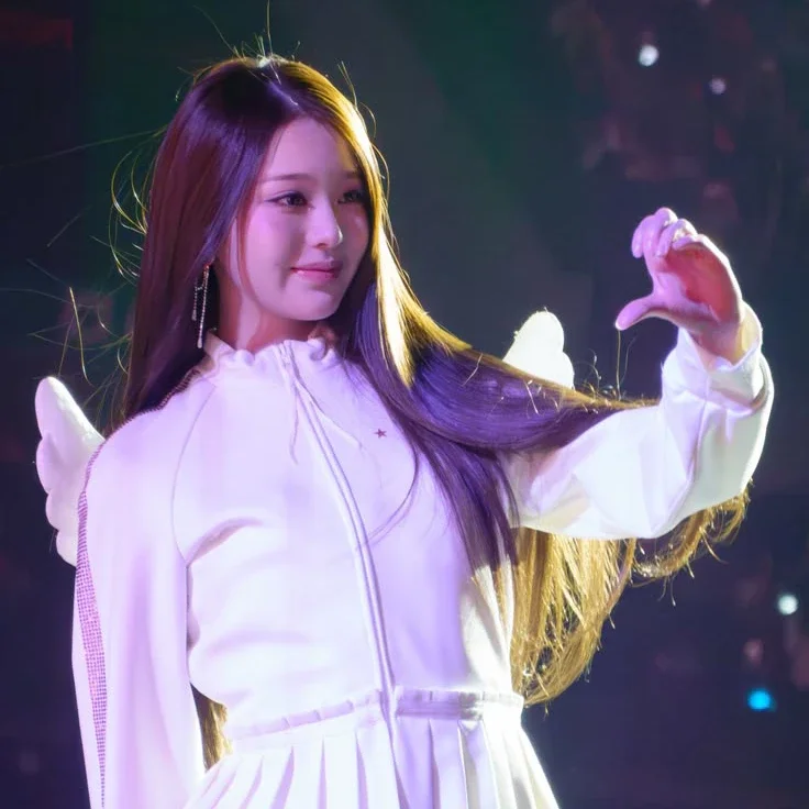 Wonyoung gallery image
