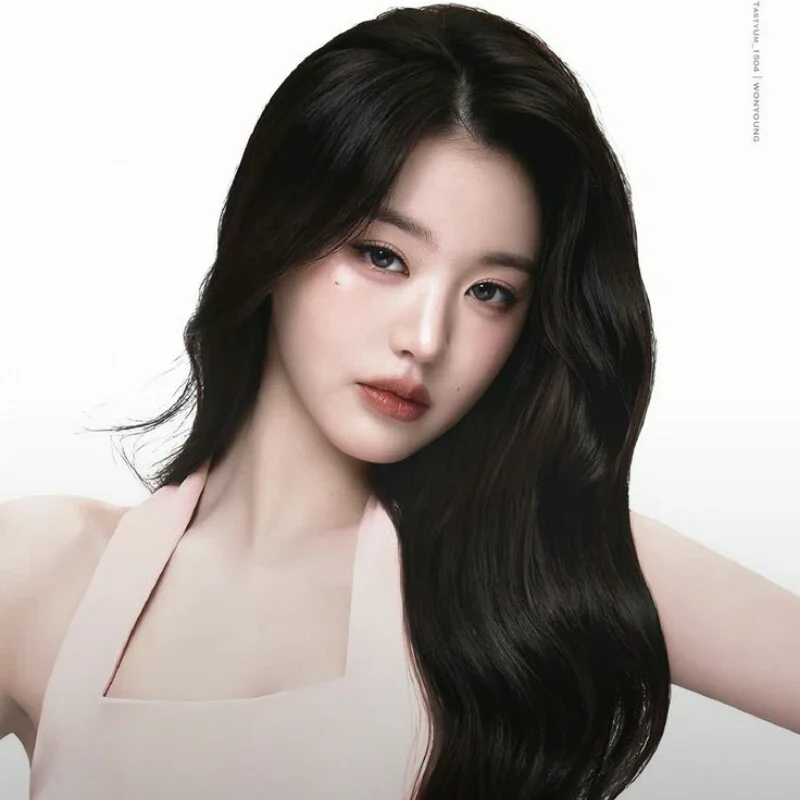 Wonyoung gallery image