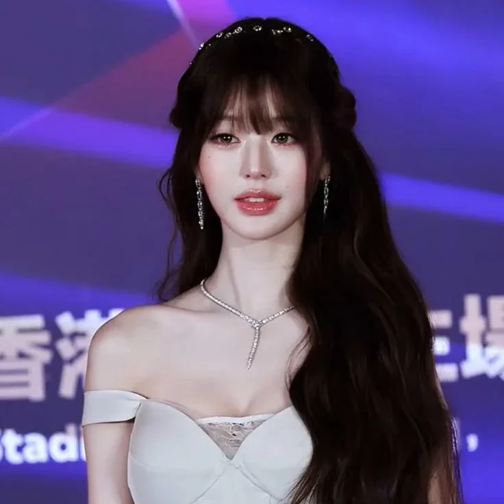 Wonyoung gallery image