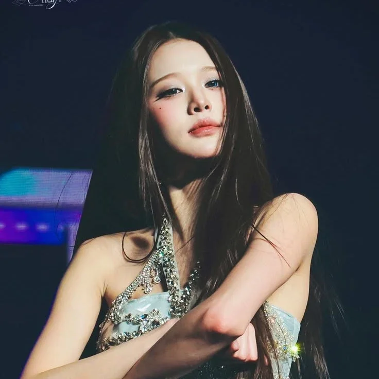 Wonyoung gallery image