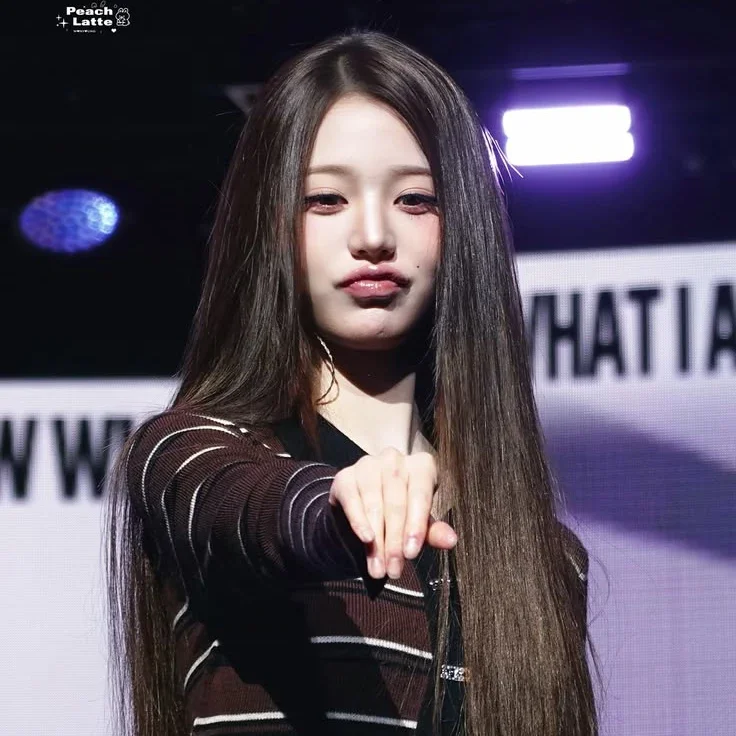 Wonyoung gallery image