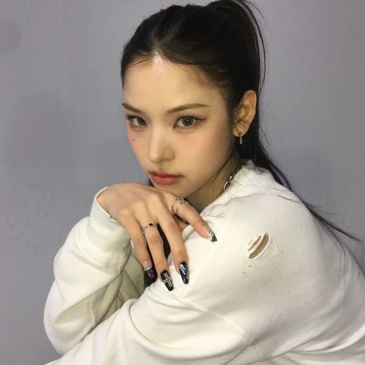 Mai gallery image