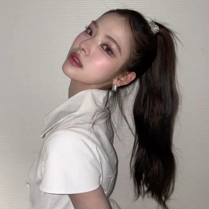 Mai gallery image