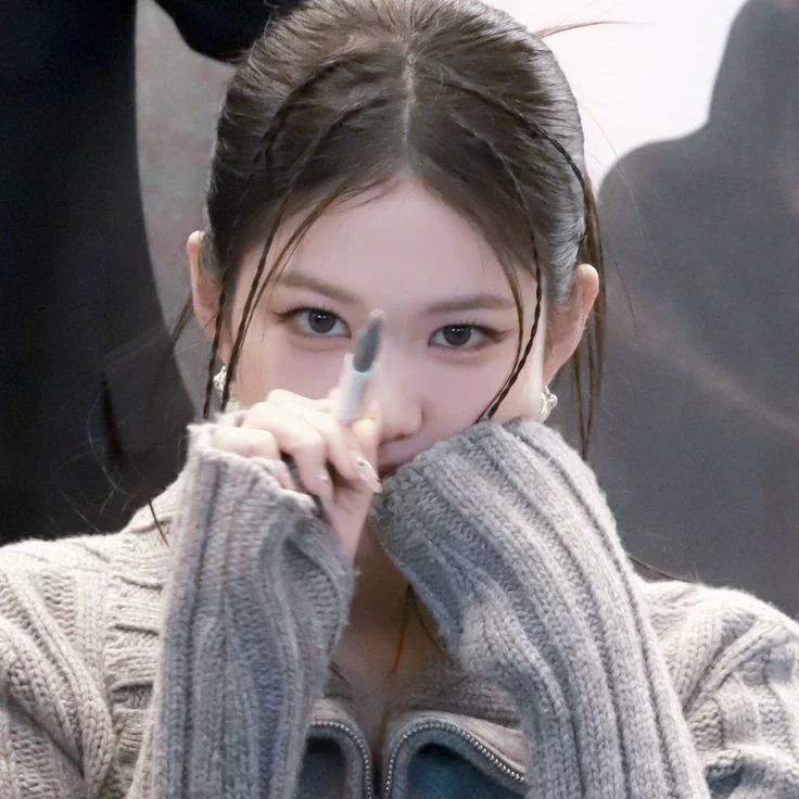 Yoon Jiyoon gallery image