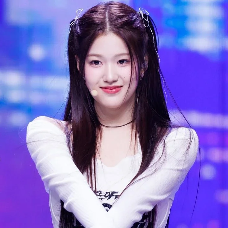 Yoon Jiyoon gallery image