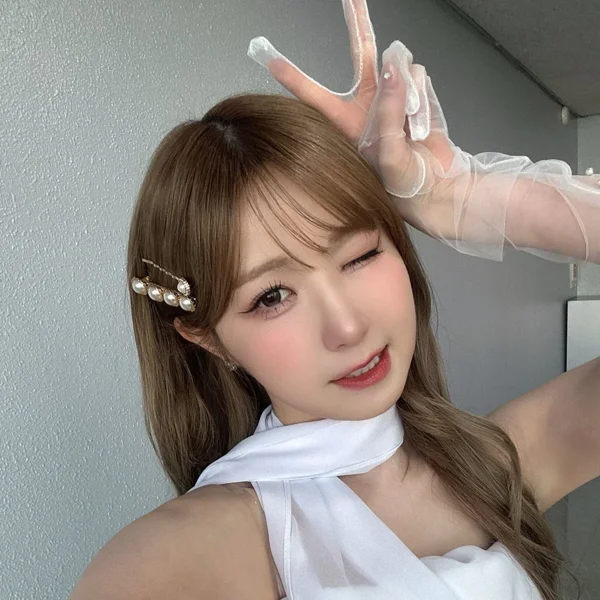 Hitomi