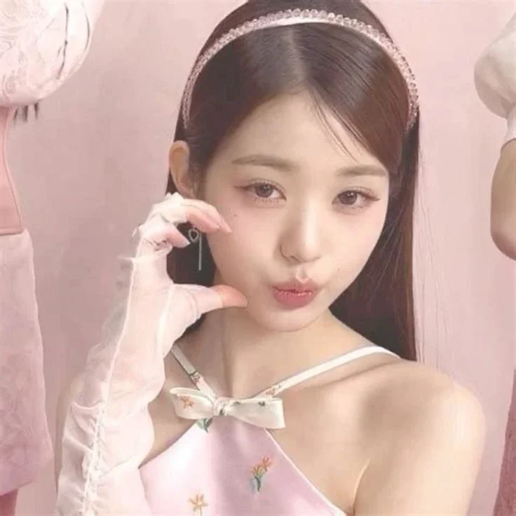 Wonyoung gallery image