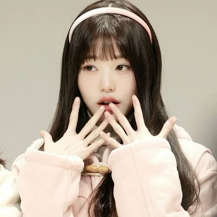 Wonyoung gallery image