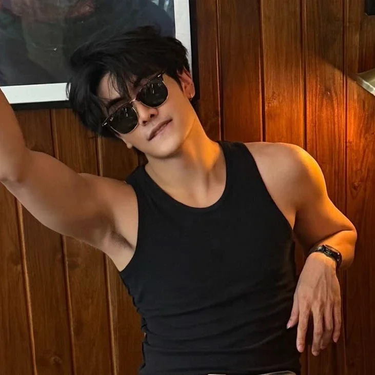 Joong gallery image