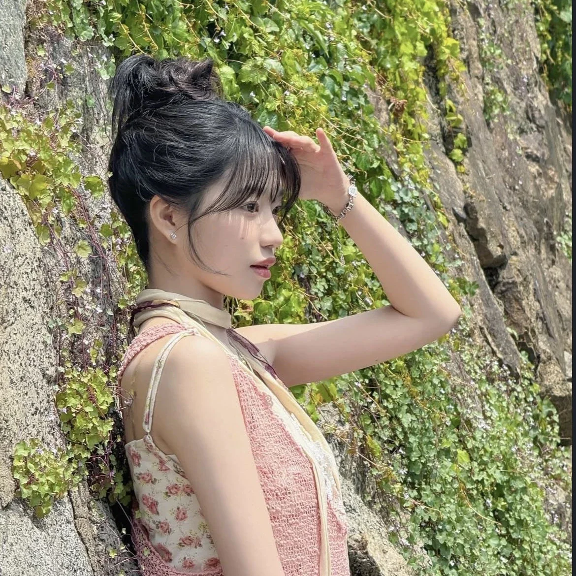 Jo Yuri gallery image