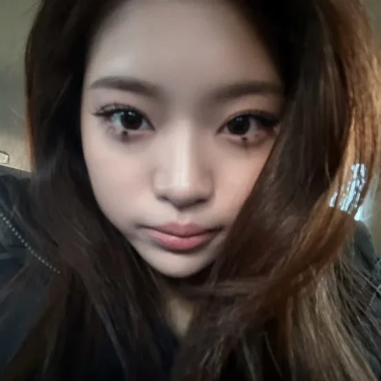 Gambar galeri Kang Yeseul