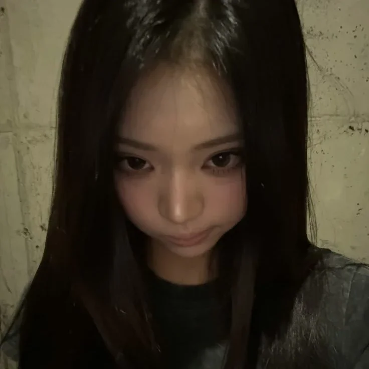 Gambar galeri Kang Yeseul