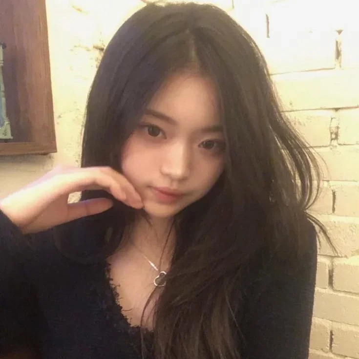 Gambar galeri Kang Yeseul