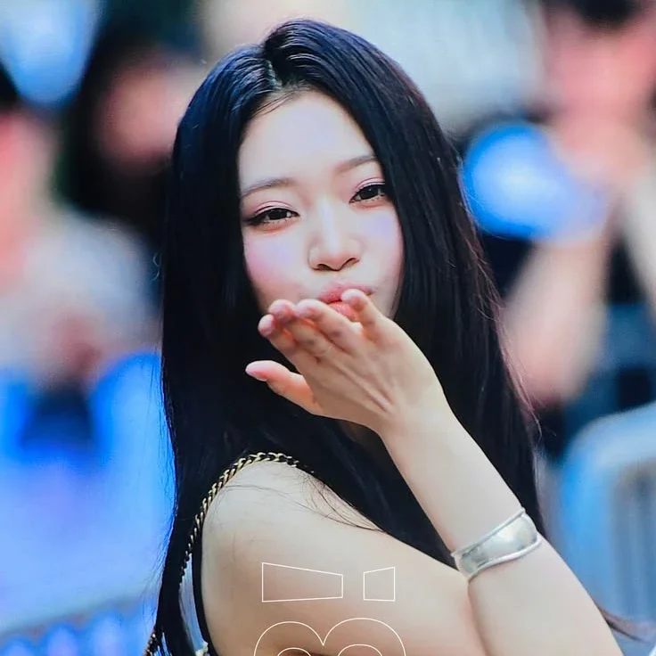 Gambar galeri Kang Yeseul