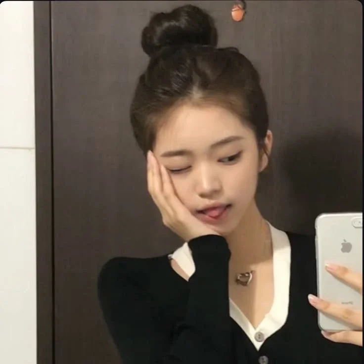 Gambar galeri Kang Yeseul