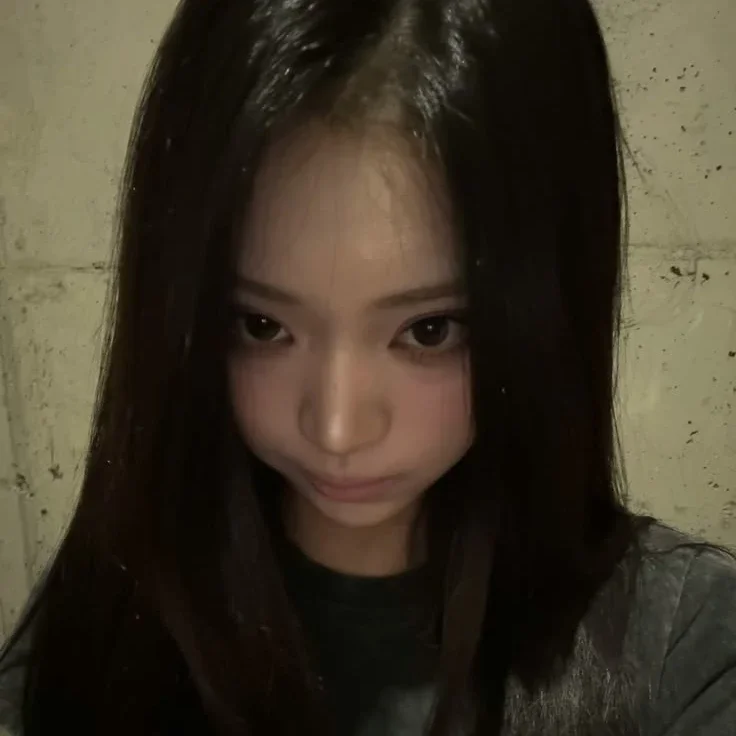 Gambar galeri Kang Yeseul
