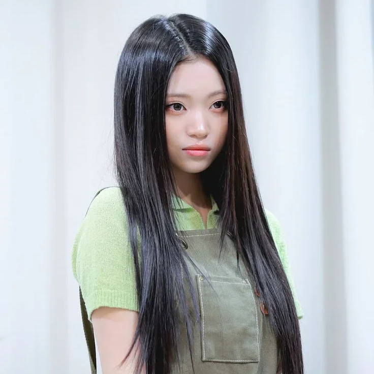 Gambar galeri Kang Yeseul