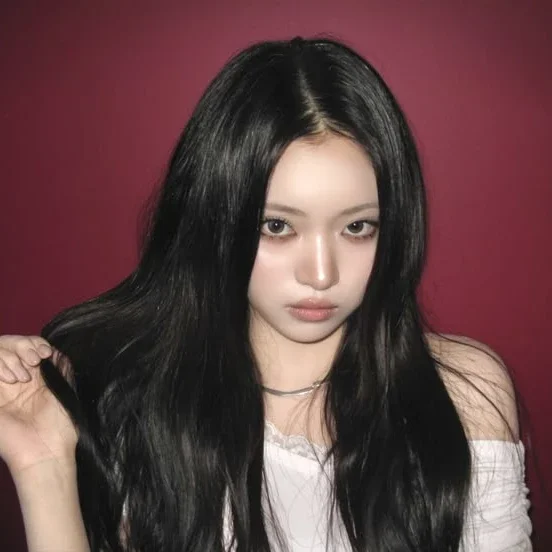 Gambar galeri Kang Yeseul