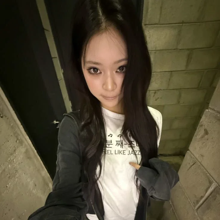 Gambar galeri Kang Yeseul