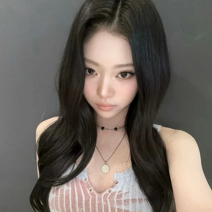Gambar galeri Kang Yeseul