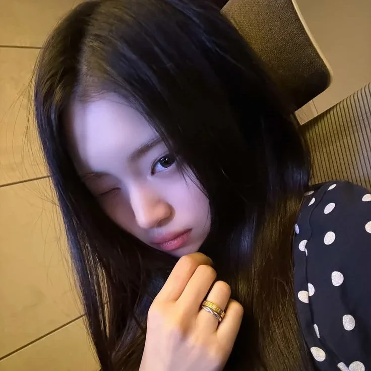 Gambar galeri Kang Yeseul