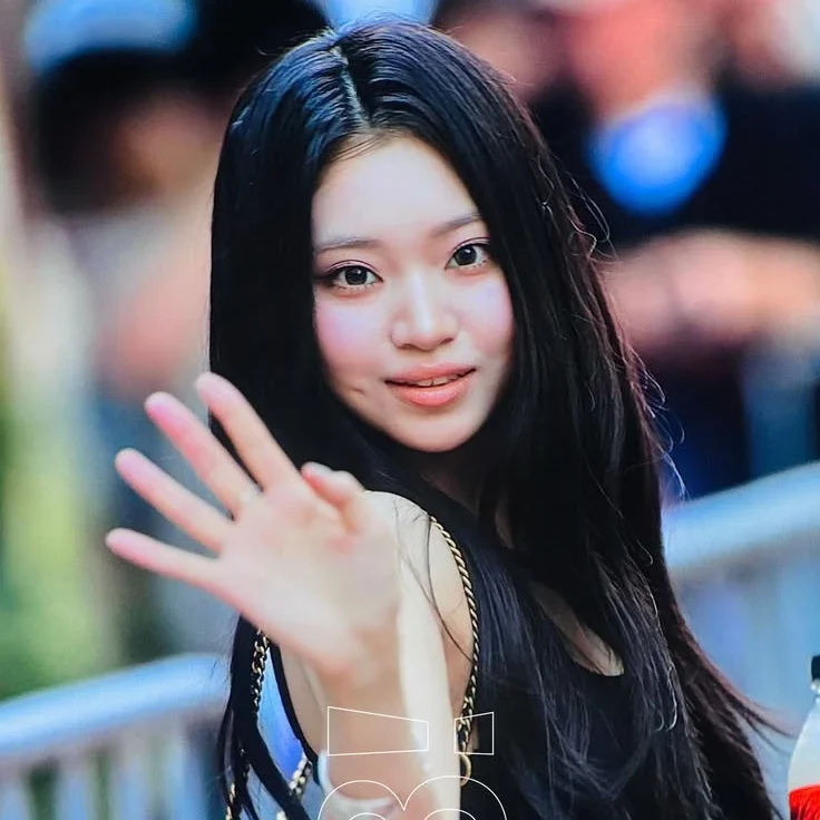 Gambar galeri Kang Yeseul