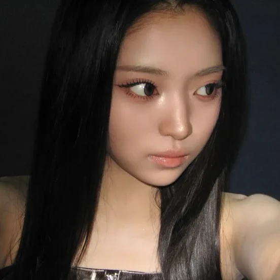 Gambar galeri Kang Yeseul