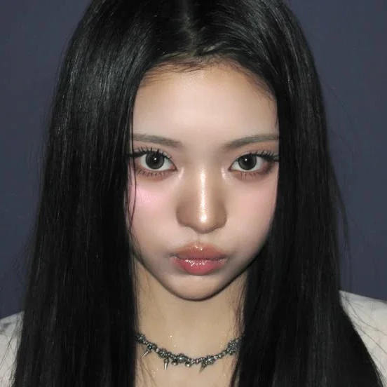 Gambar galeri Kang Yeseul
