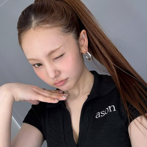 Son Juone 갤러리 이미지
