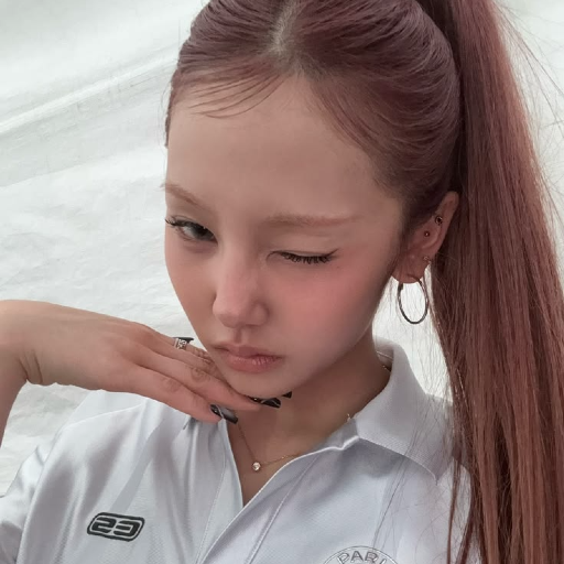 Son Juone 갤러리 이미지
