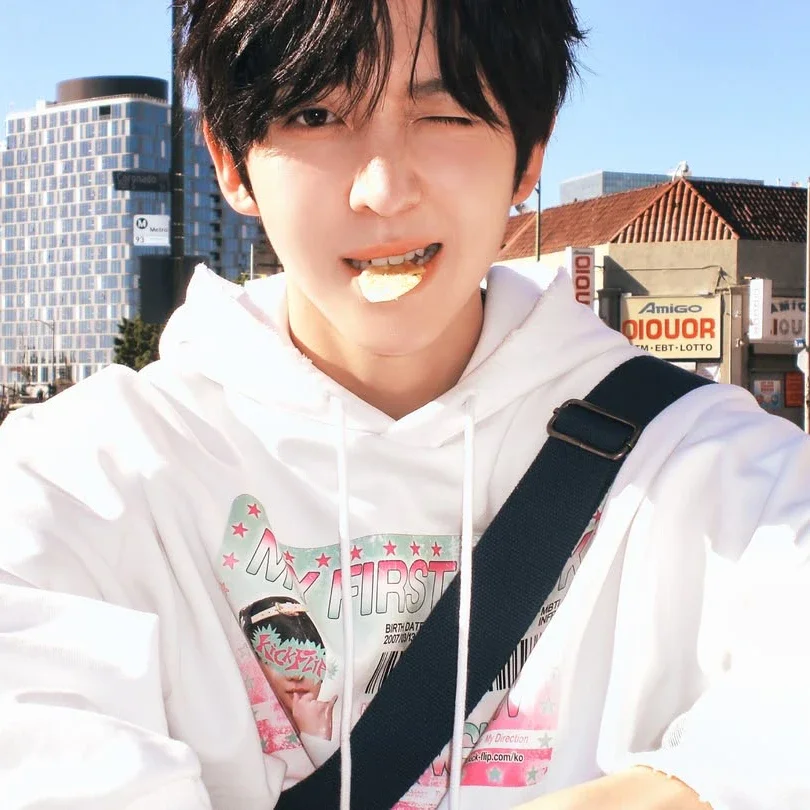 Donghyeon gallery image