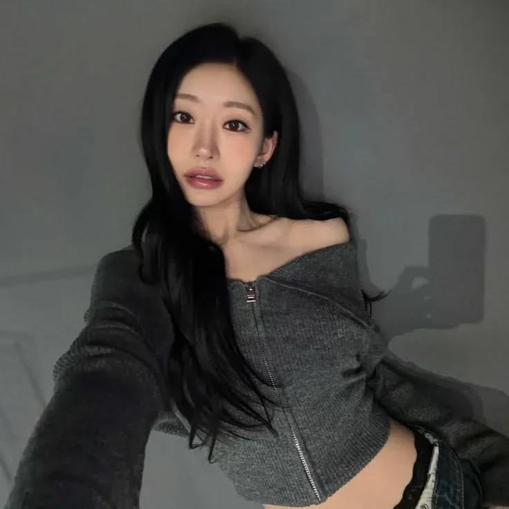Julie gallery image