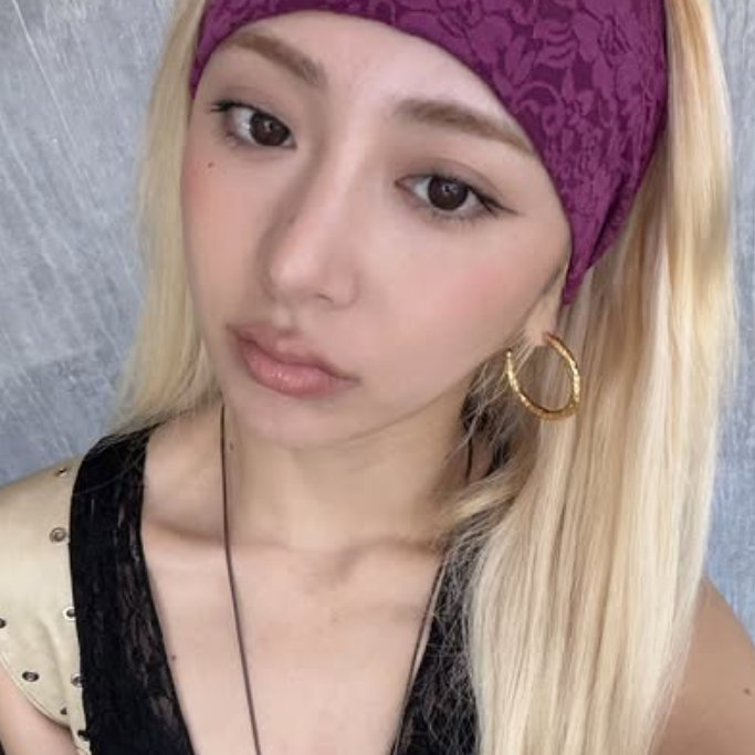 Huh Yunjin gallery image