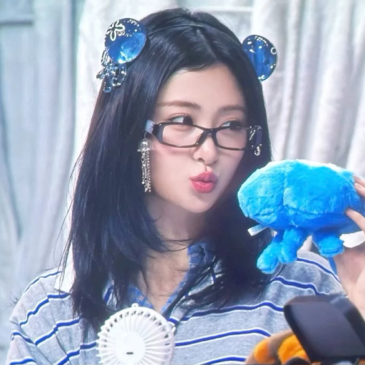 Huh Yunjin gallery image