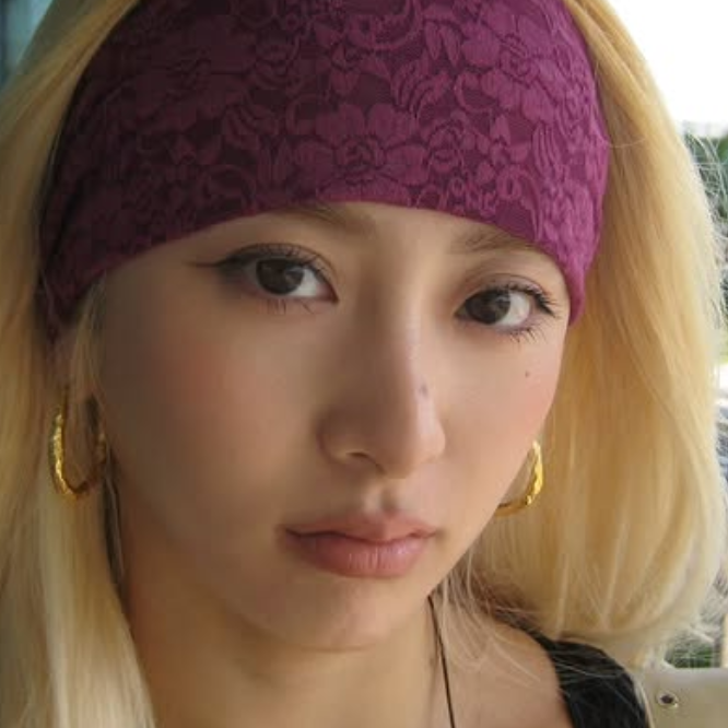 Huh Yunjin gallery image