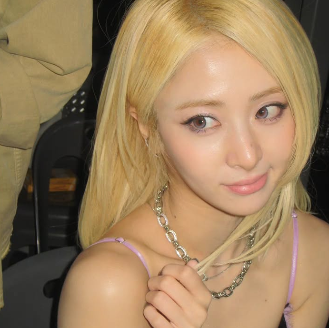 Huh Yunjin gallery image
