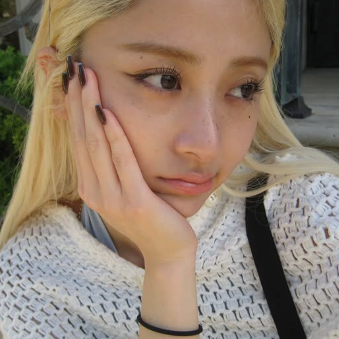Huh Yunjin gallery image