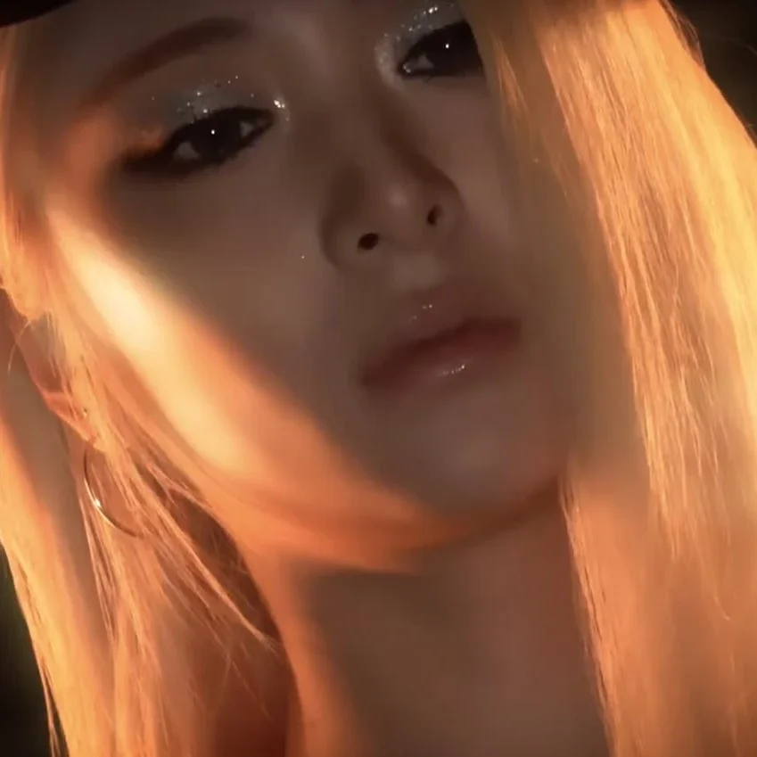 Huh Yunjin gallery image